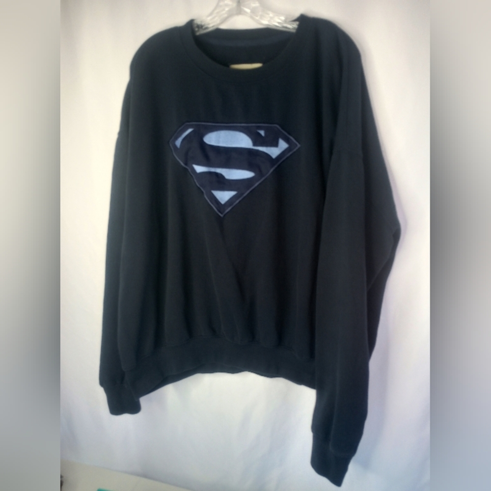 *Dark Blue Six Flags Superman Sweater Size 3XL